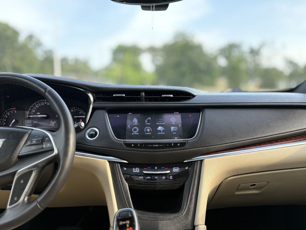 2017 Cadillac XT5 Image 12