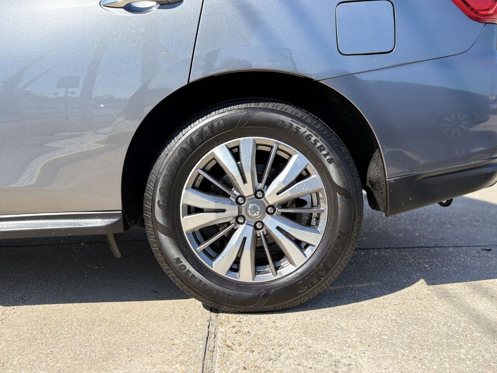 2020 Nissan Pathfinder Image 6