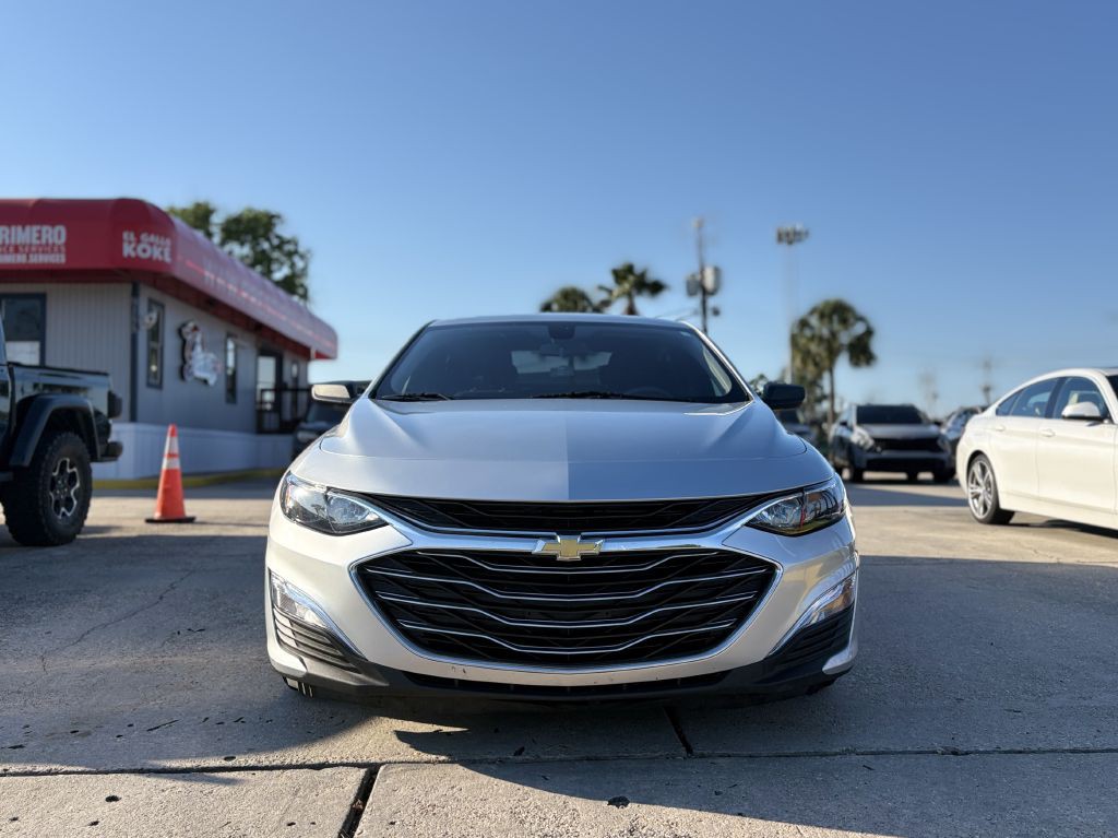 2019 Chevrolet Malibu Image 2