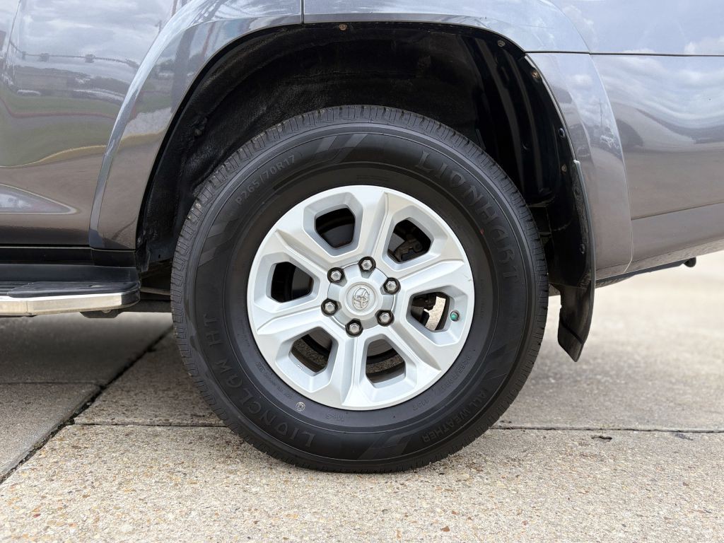 2017 Toyota 4Runner Image 6