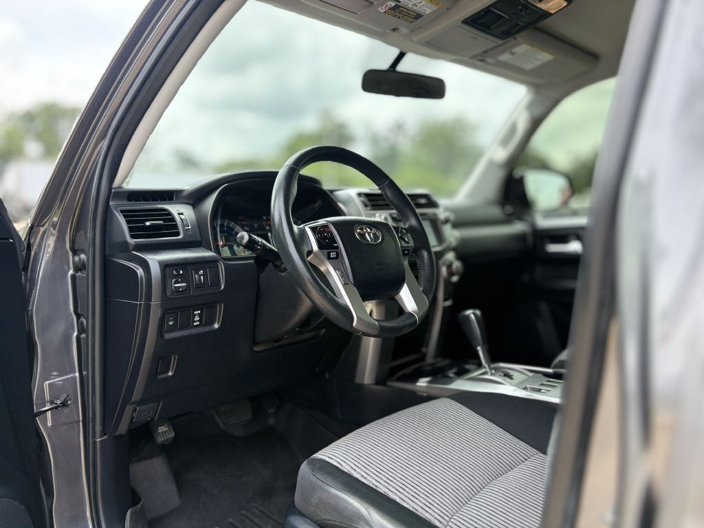 2017 Toyota 4Runner Image 8