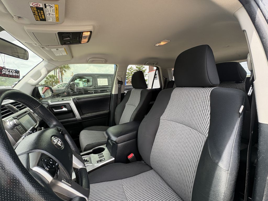 2017 Toyota 4Runner Image 9