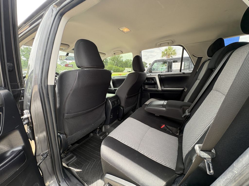 2017 Toyota 4Runner Image 10