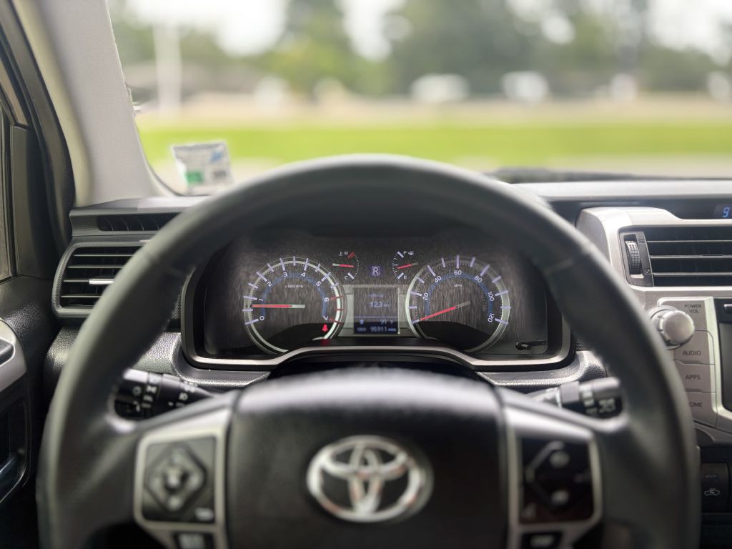 2017 Toyota 4Runner Image 14