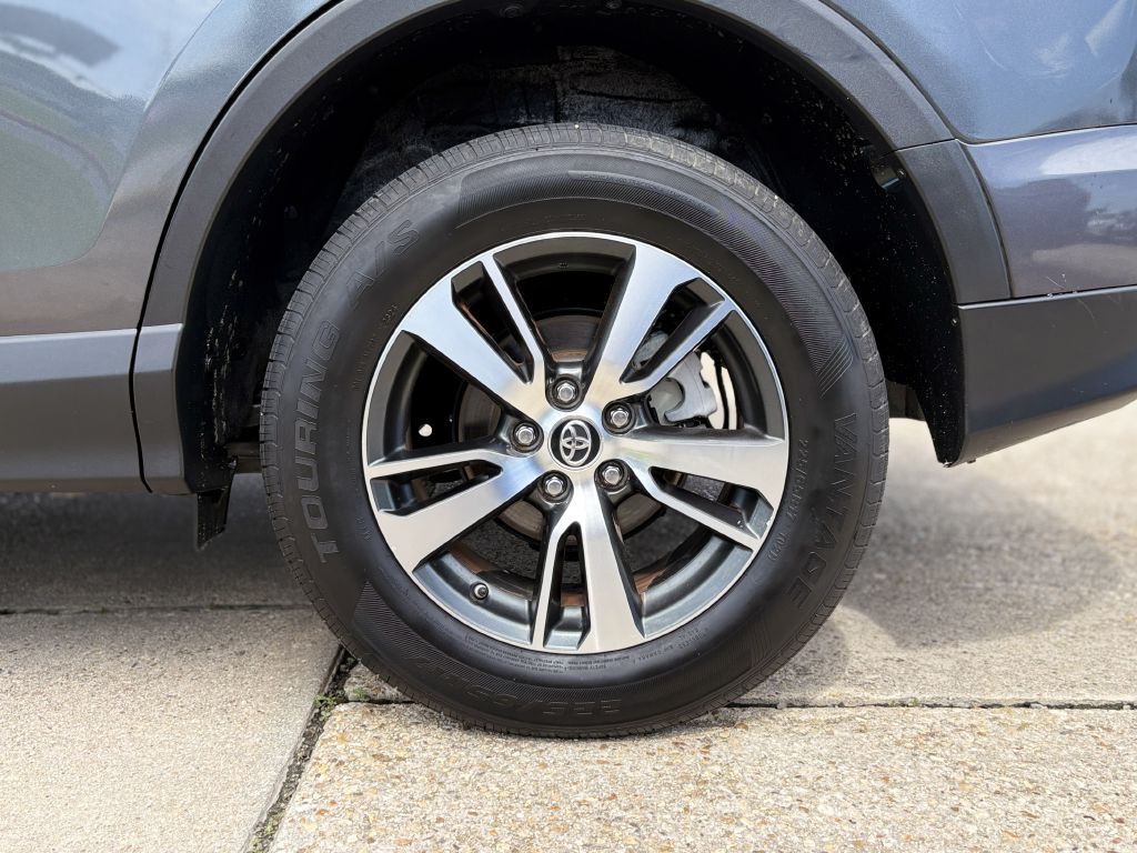 2018 Toyota Rav4 Image 6