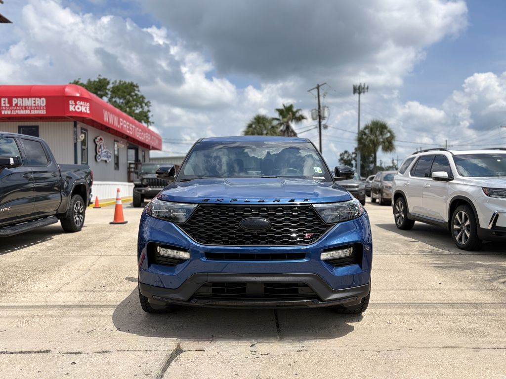 2021 Ford Explorer Image 2