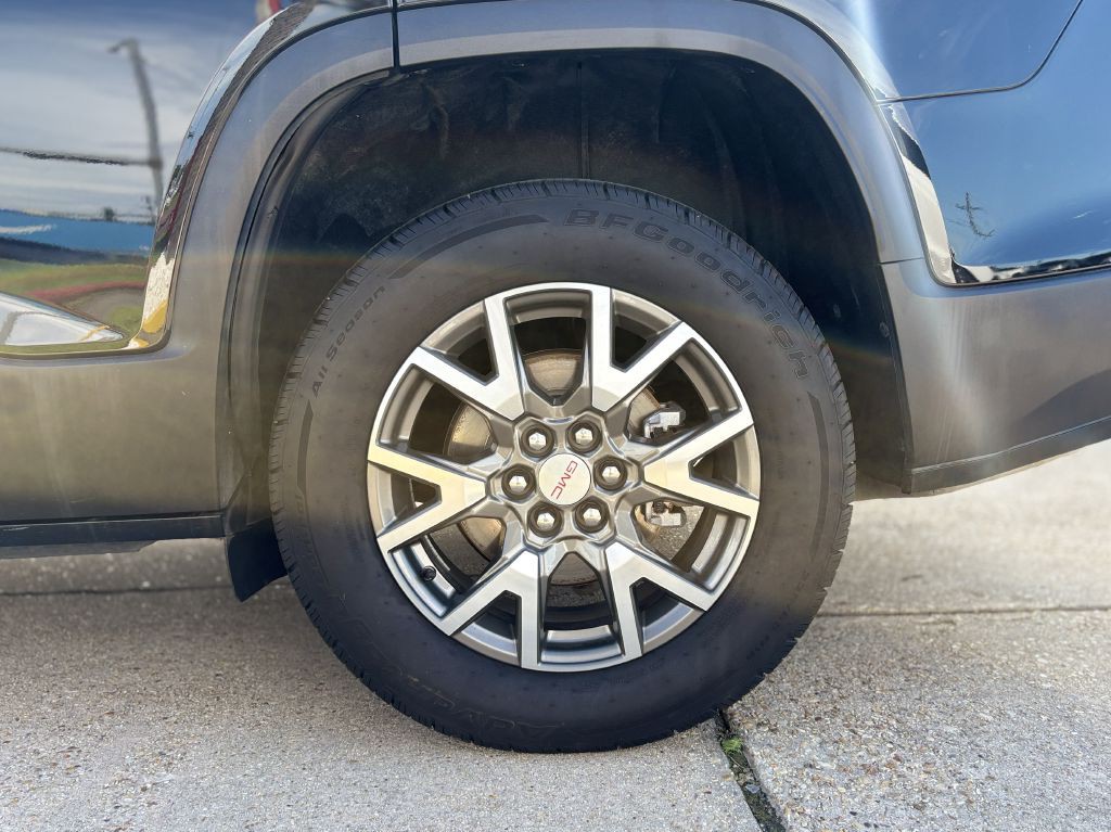 2022 GMC Acadia Image 6