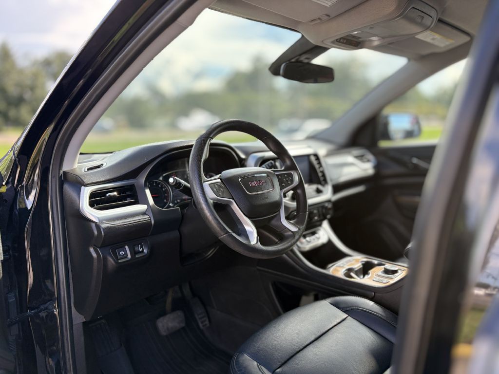 2022 GMC Acadia Image 8