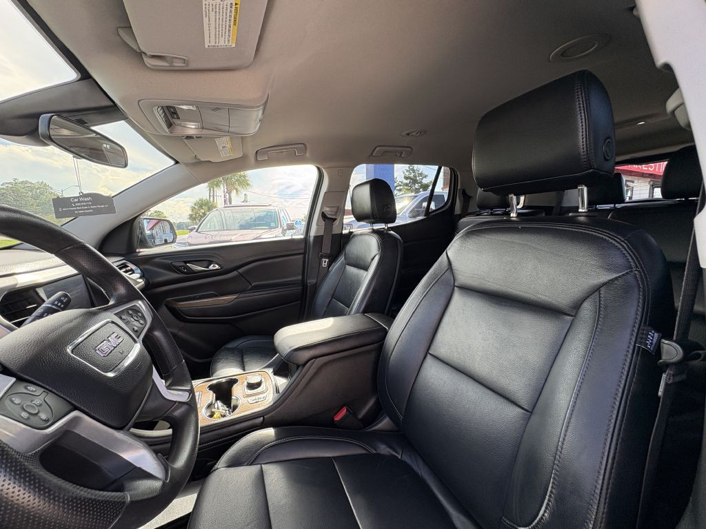 2022 GMC Acadia Image 9