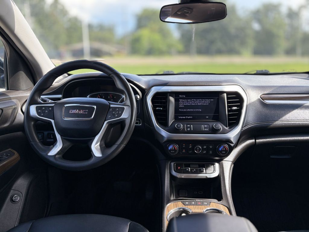 2022 GMC Acadia Image 12