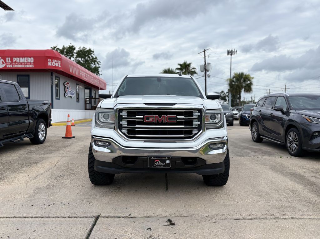 2018 GMC Sierra Image 2
