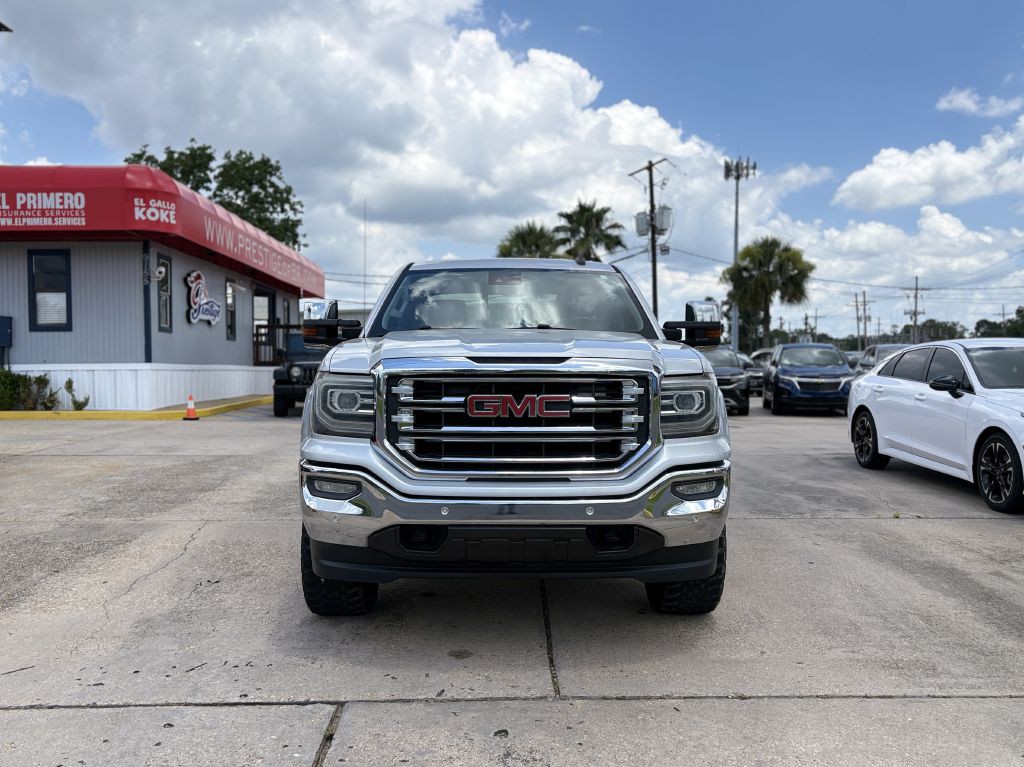 2018 GMC Sierra Image 2
