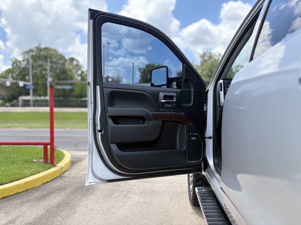 2018 GMC Sierra Image 8