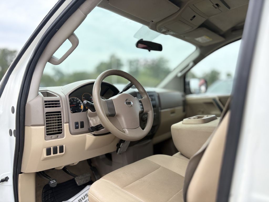 2012 Nissan Titan Image 8