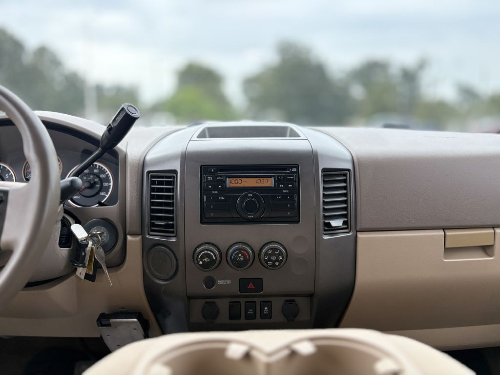 2012 Nissan Titan Image 12