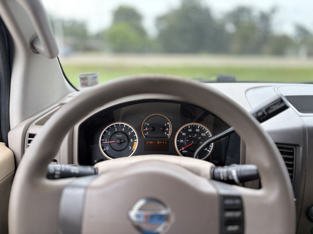 2012 Nissan Titan Image 13