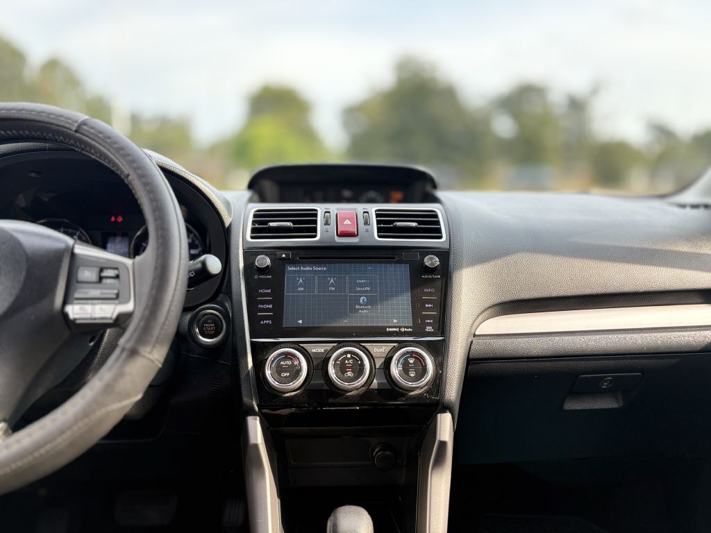 2016 Subaru Forester Image 12