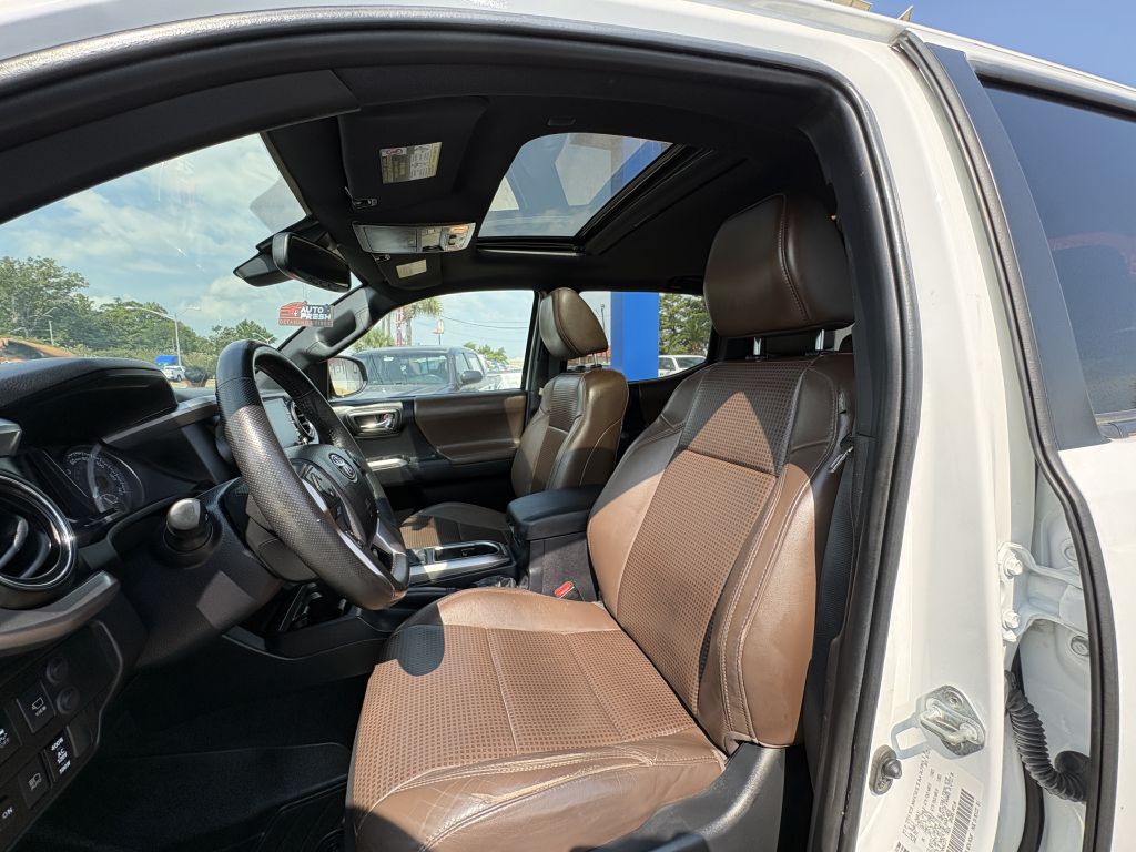 2022 Toyota Tacoma Image 9