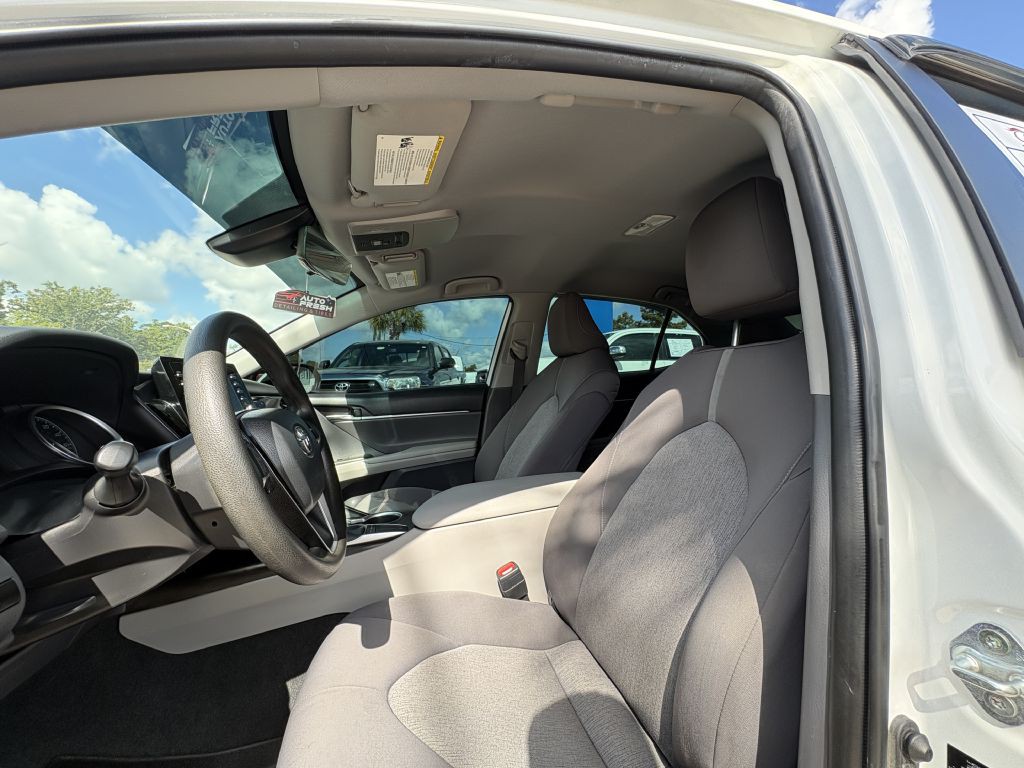 2023 Toyota Camry Image 9