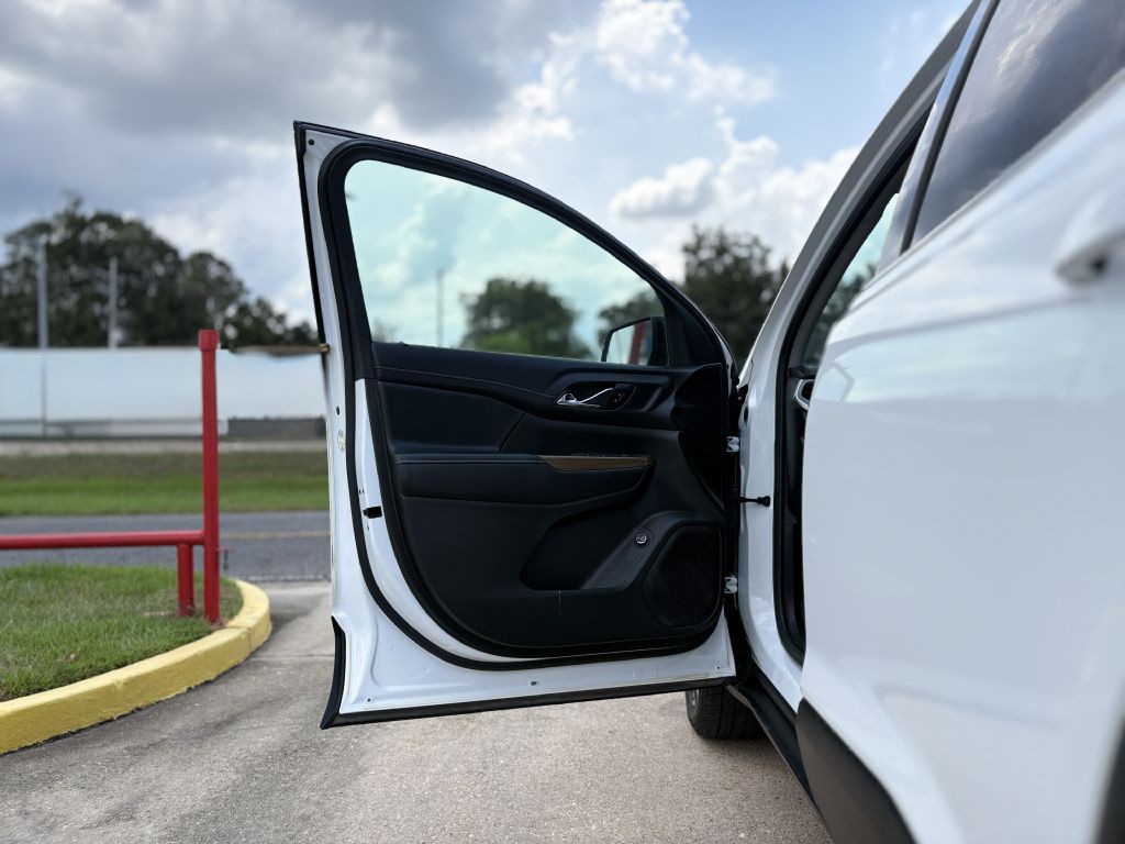 2021 GMC Acadia Image 7