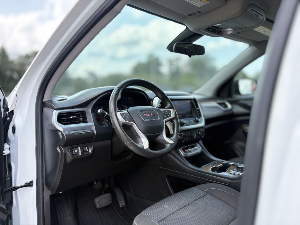 2021 GMC Acadia Image 8