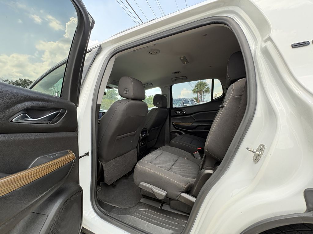 2021 GMC Acadia Image 10