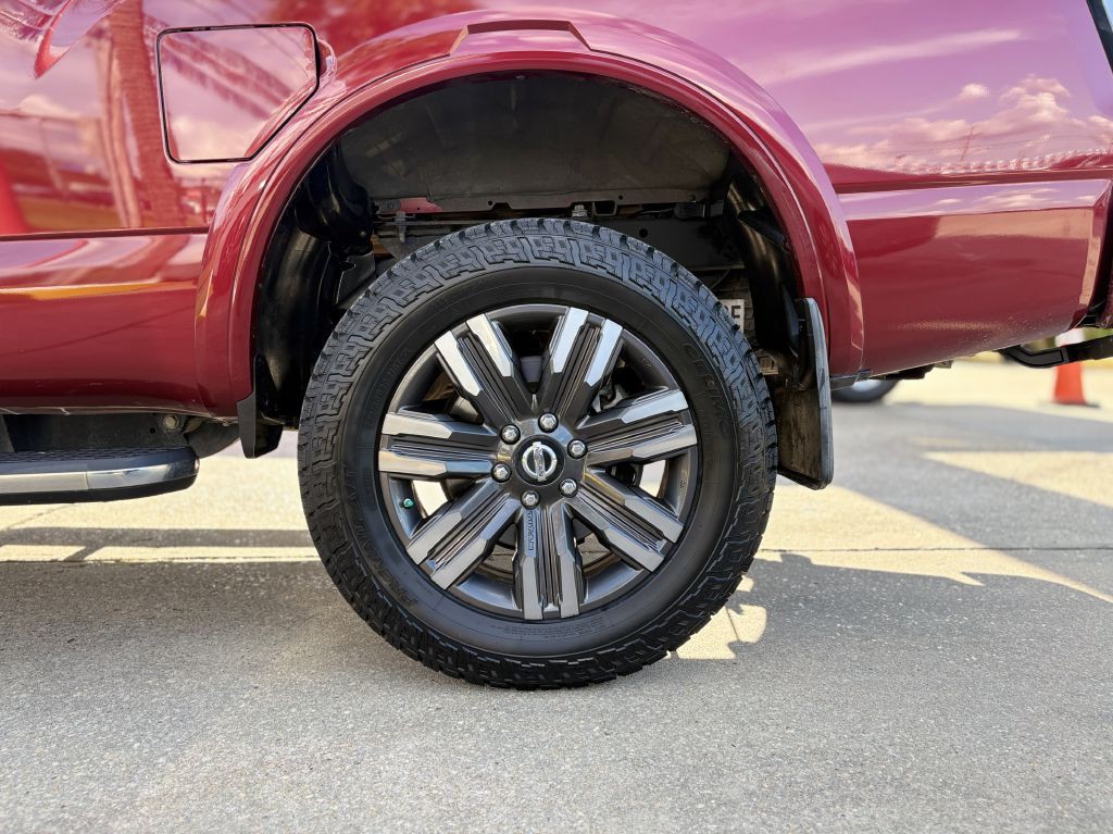 2021 Nissan Titan Image 7