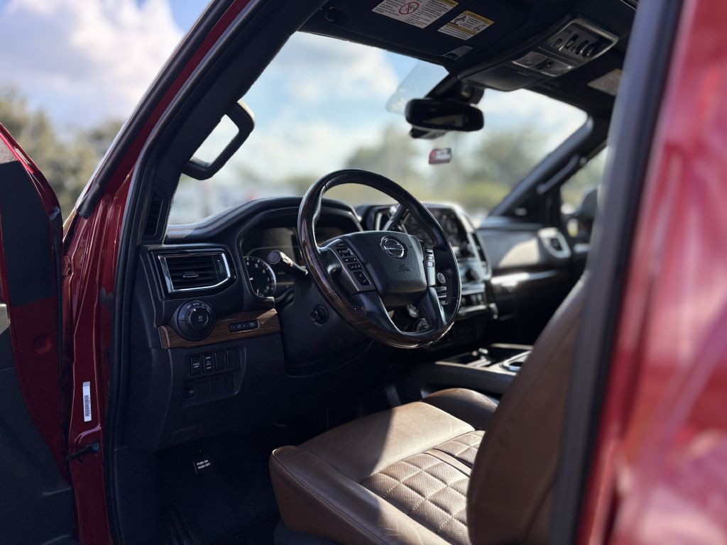2021 Nissan Titan Image 9