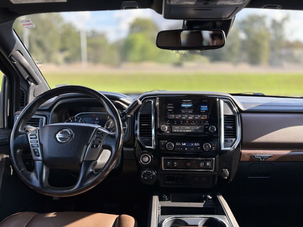2021 Nissan Titan Image 13