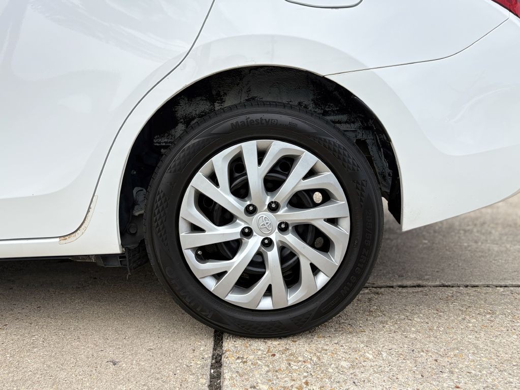 2017 Toyota Corolla Image 6