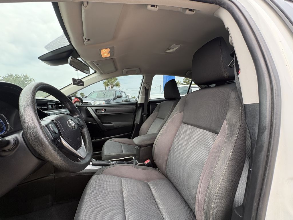 2017 Toyota Corolla Image 9