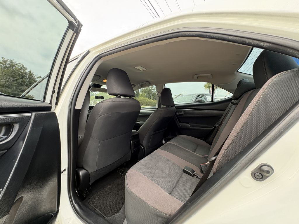 2017 Toyota Corolla Image 10