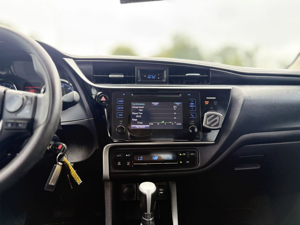 2017 Toyota Corolla Image 12