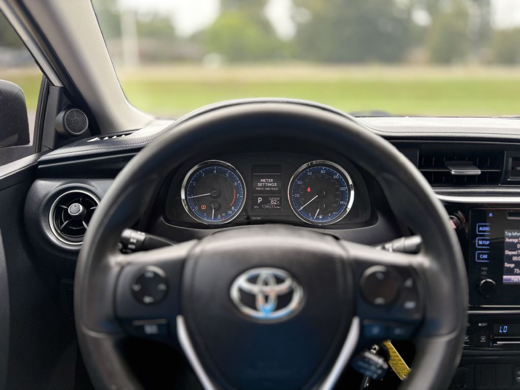 2017 Toyota Corolla Image 13