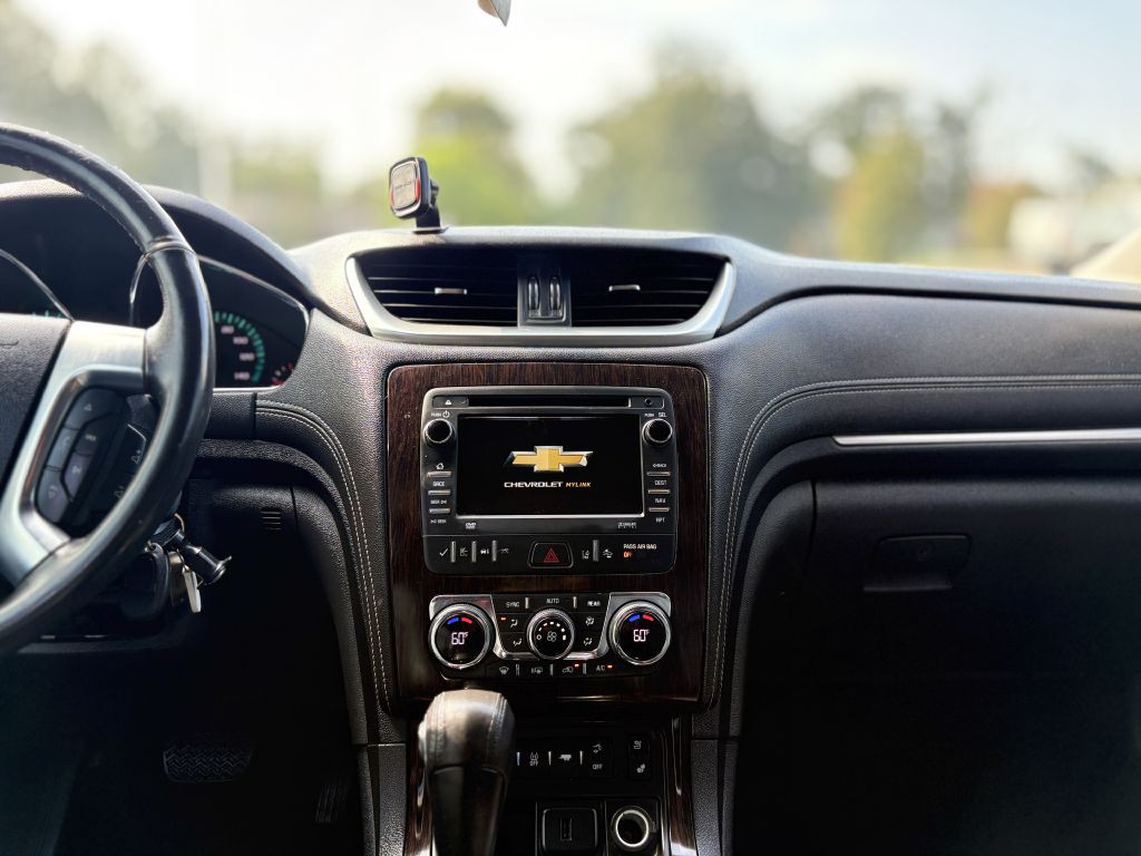 2017 Chevrolet Traverse Image 12