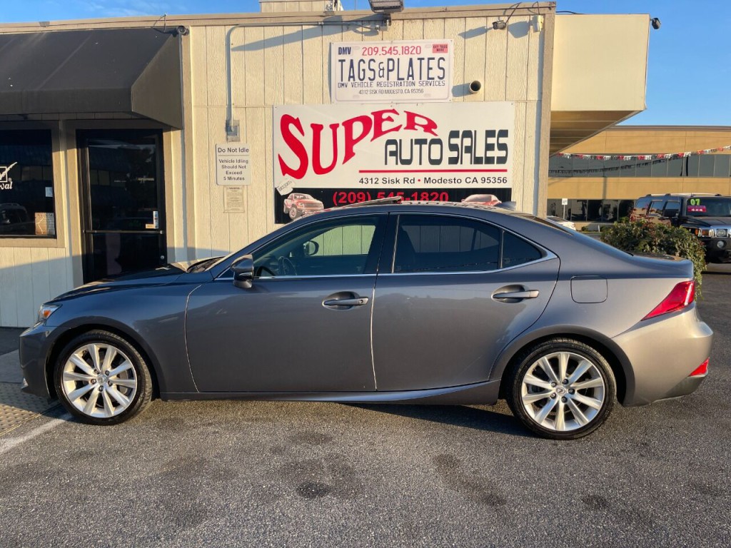 2016 Lexus IS 200t Image 9