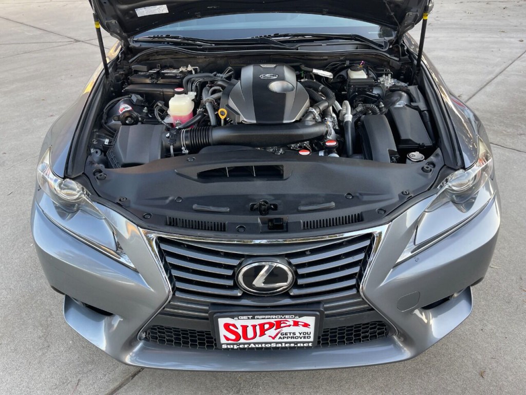 2016 Lexus IS 200t Image 23