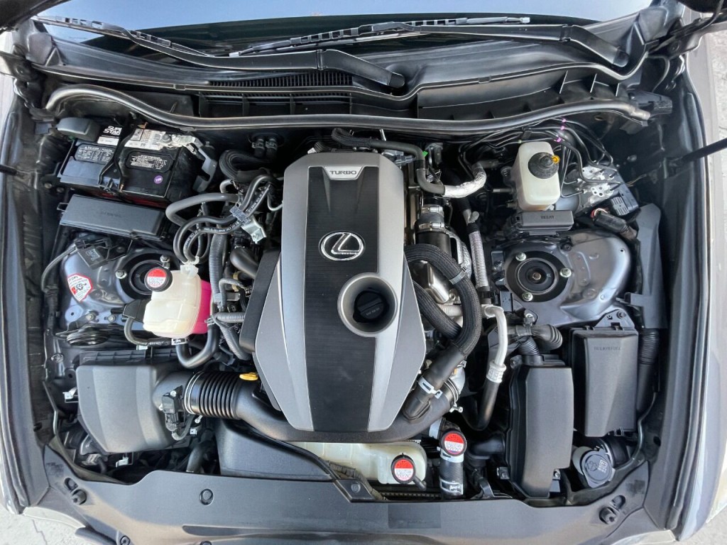 2016 Lexus IS 200t Image 45