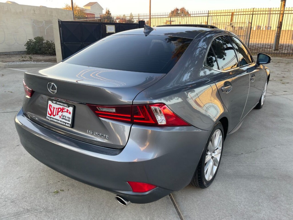 2016 Lexus IS 200t Image 55