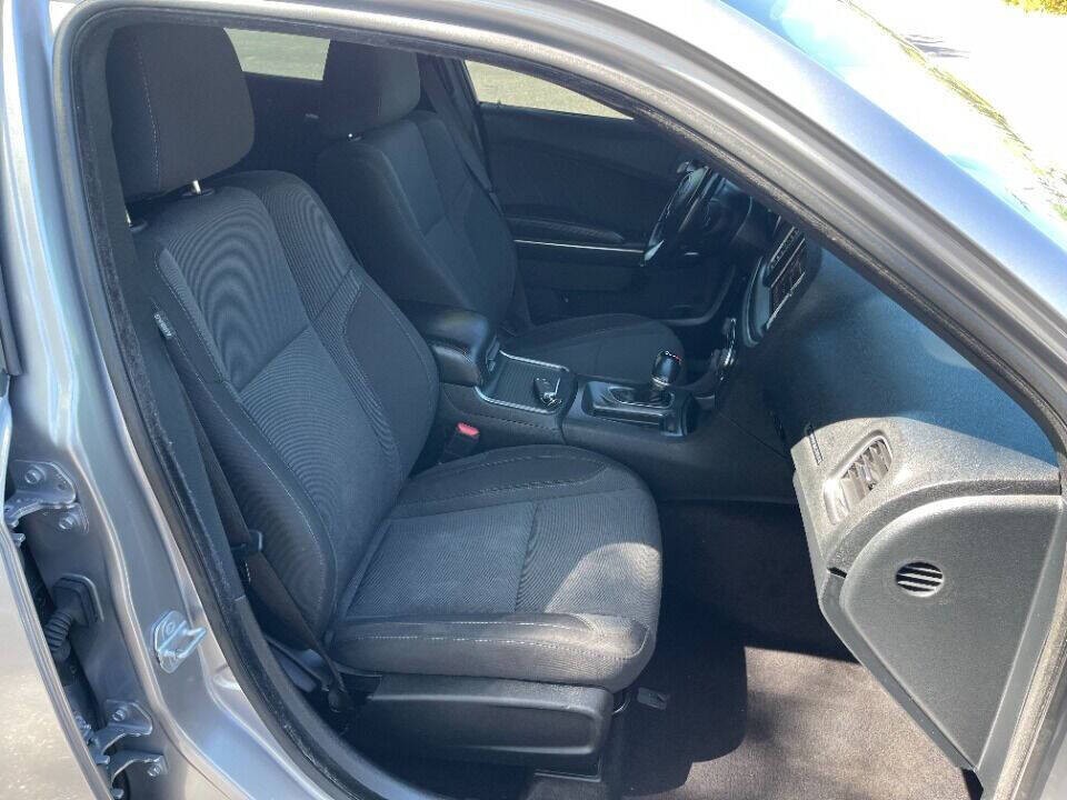 2018 Dodge Charger Image 12