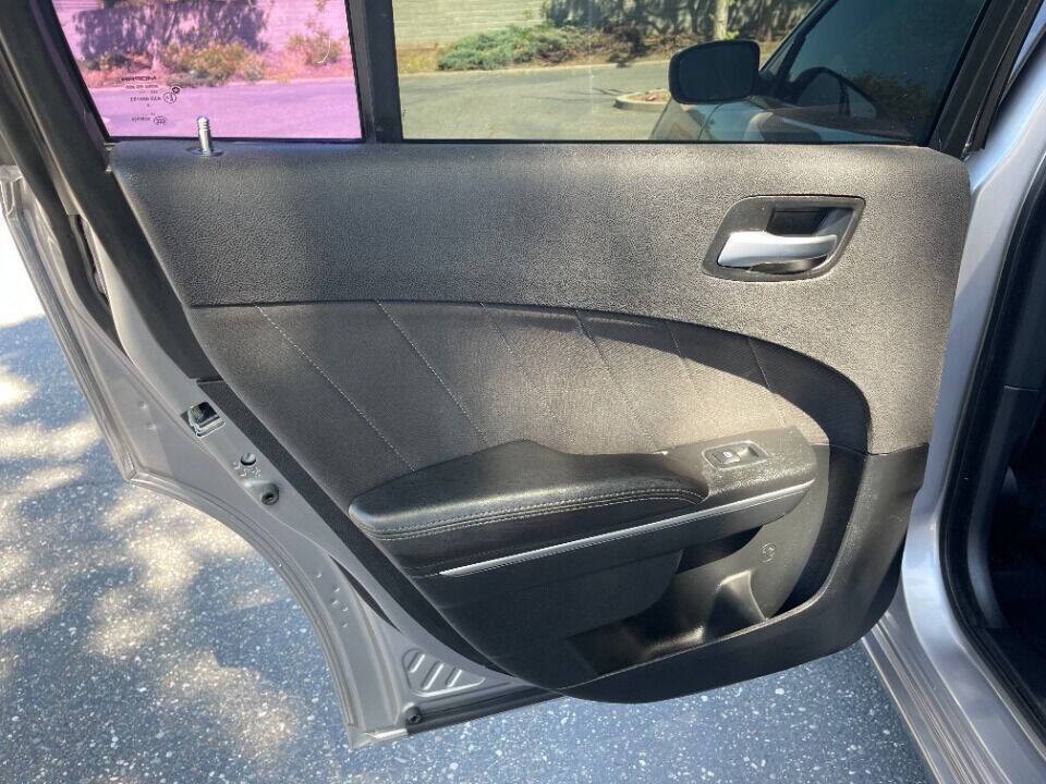 2018 Dodge Charger Image 35