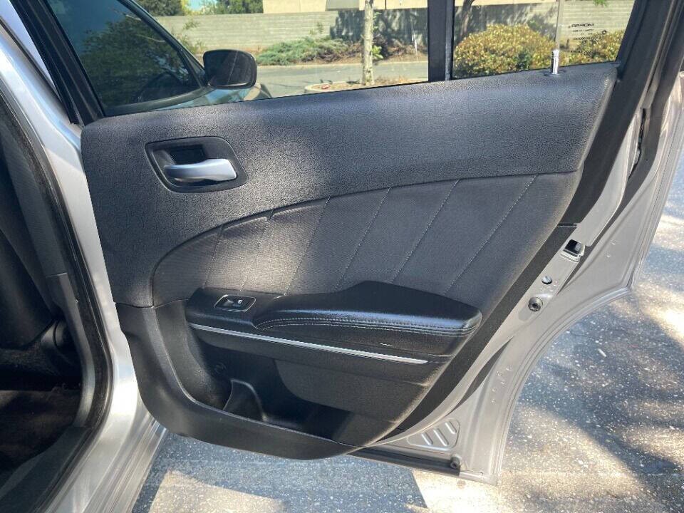 2018 Dodge Charger Image 36