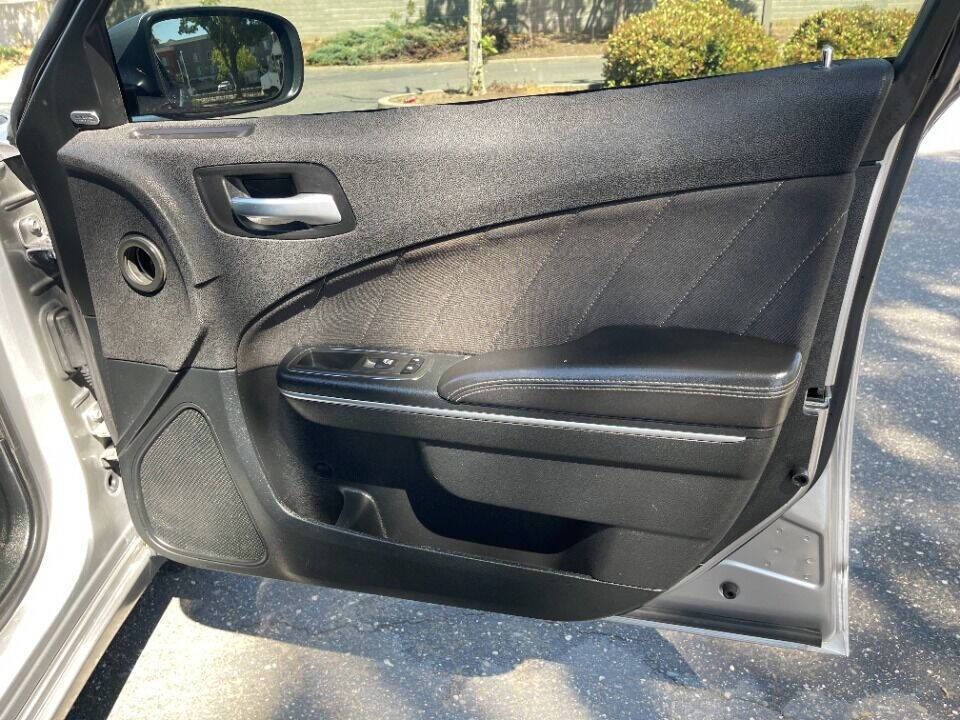 2018 Dodge Charger Image 37