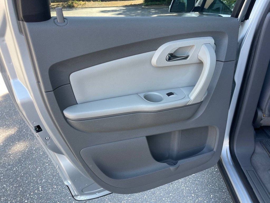 2012 Chevrolet Traverse Image 35