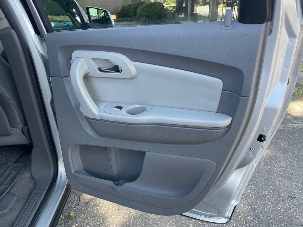 2012 Chevrolet Traverse Image 36