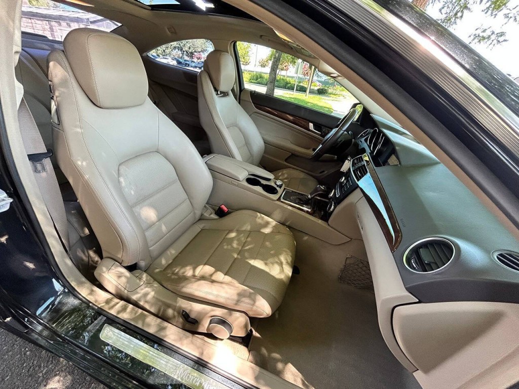 2012 Mercedes-Benz C-Class Image 12