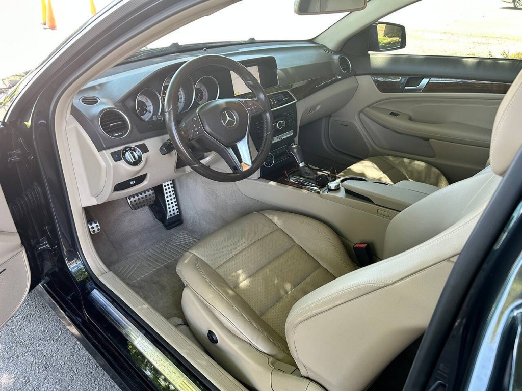2012 Mercedes-Benz C-Class Image 15