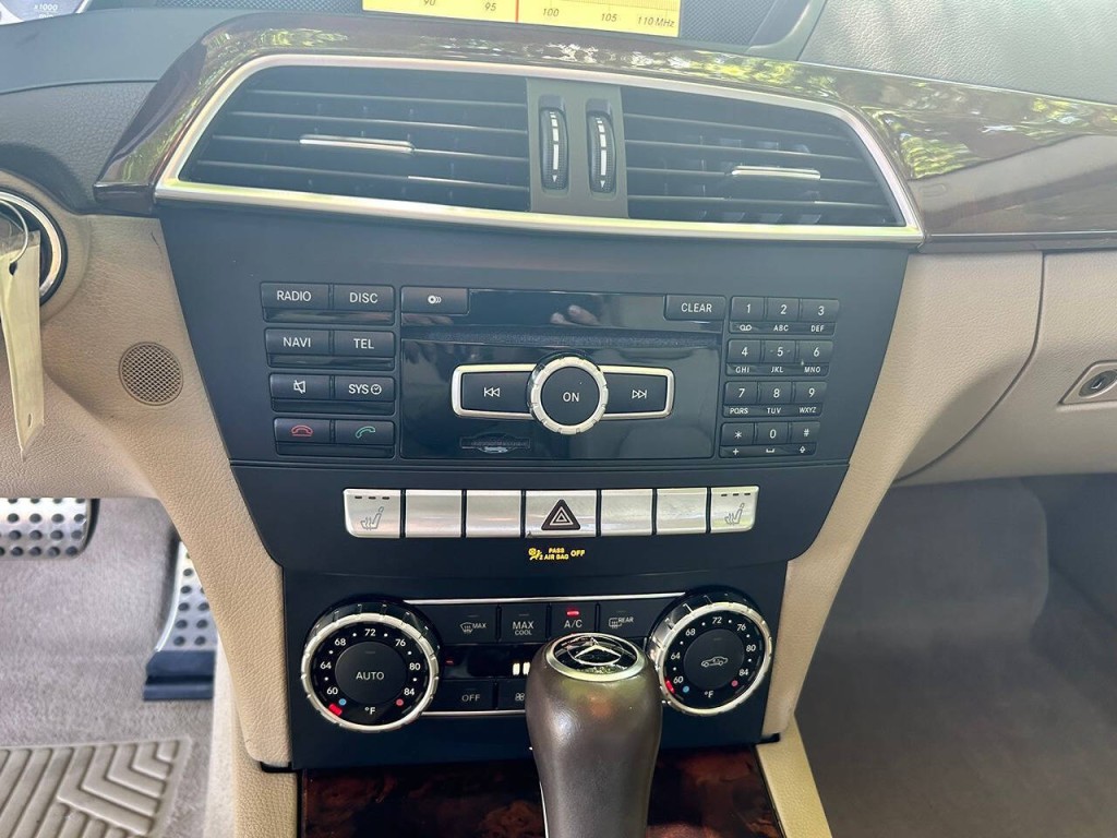 2012 Mercedes-Benz C-Class Image 28