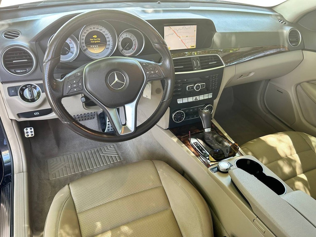 2012 Mercedes-Benz C-Class Image 31
