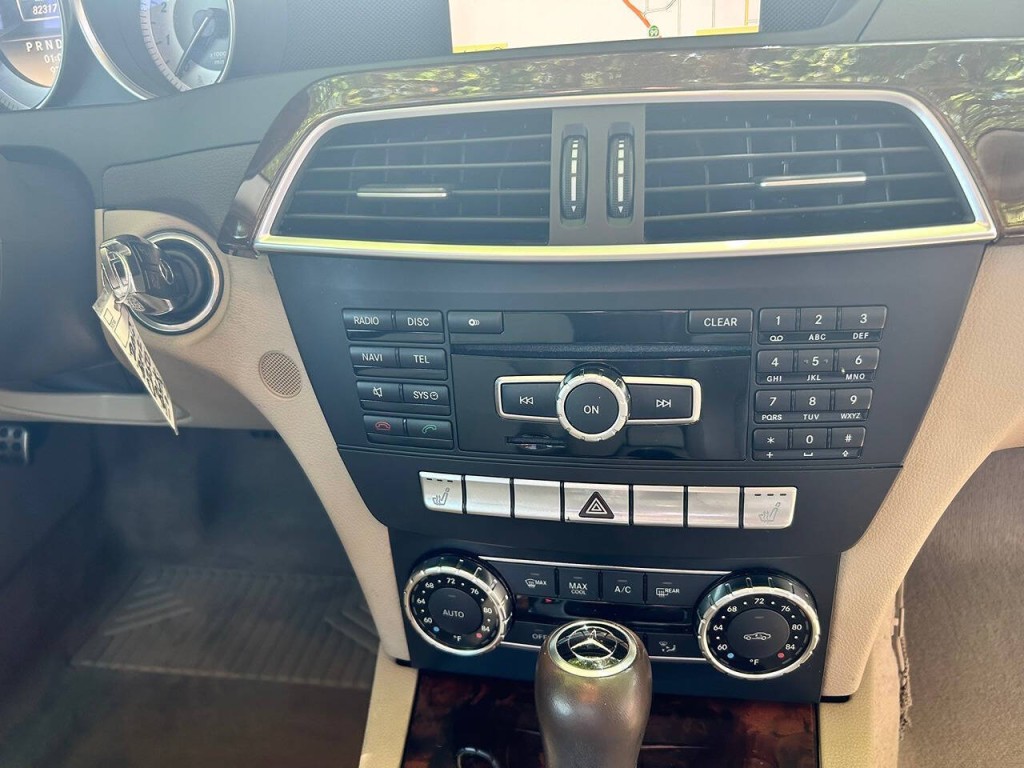 2012 Mercedes-Benz C-Class Image 34